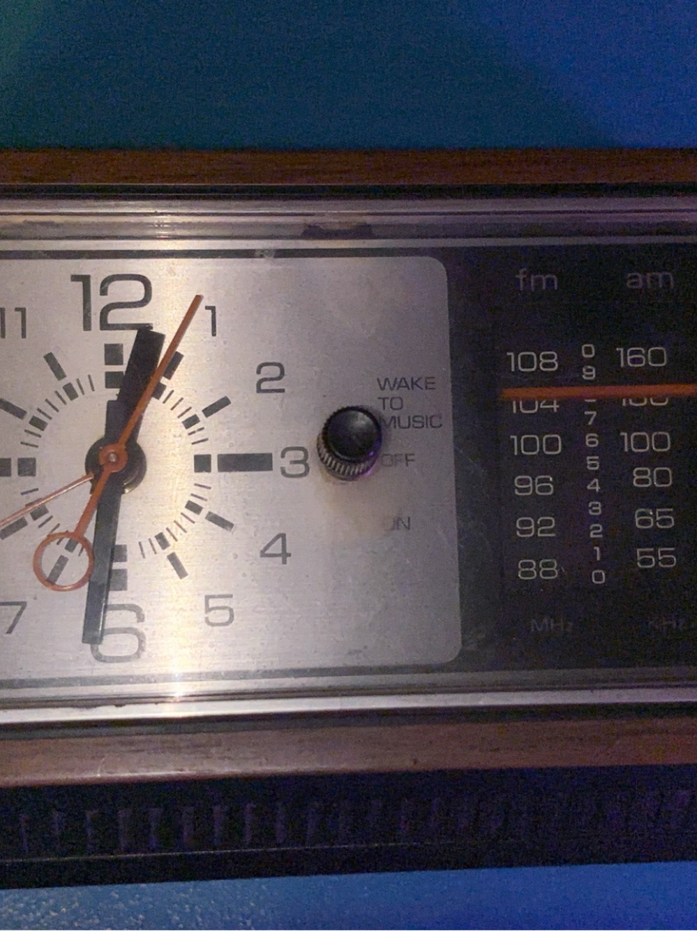 Retro Woodgrain Alarm Clock Radio - Brown and Silver Face